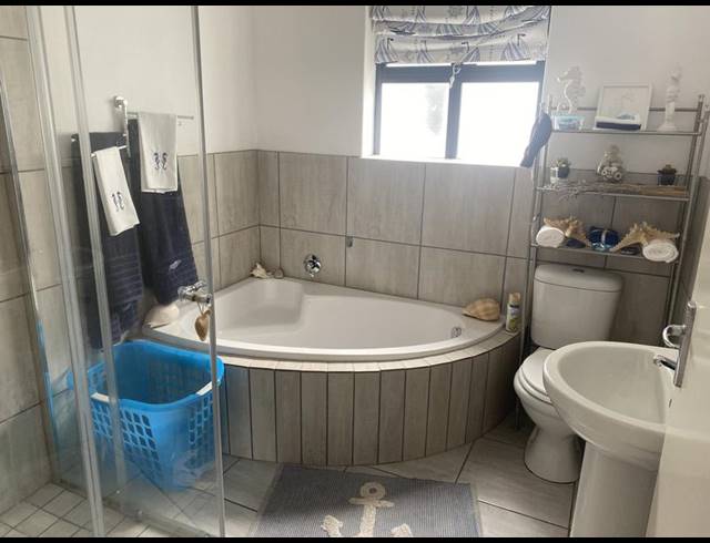 2 BEDROOM HOUSE FOR SALE IN BRITTANIA REEF ESTATE